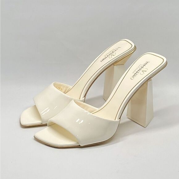 Valentino Garavani One Stud Hyper Slide Sandals In Patent Leather size 39.5 - Picture 6 of 15